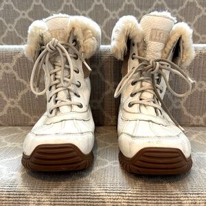 UGG SNOW BOOTS